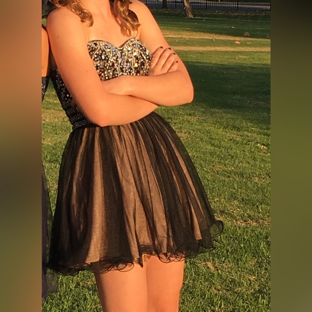 SUPER CUTE homecoming dress